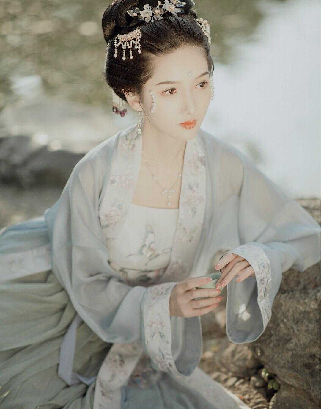 觉醒签到系统后，我拔剑走出圈养苏嫣然楚风全本笔趣阁小说在线免费阅读无广告