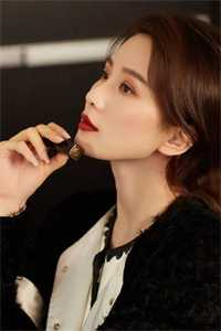 开局就继承皇位，和武则天造娃李恪武则天小说在线免费阅读无广告